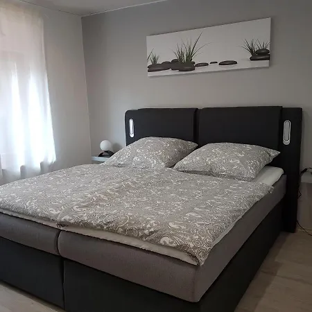 Ella Am Eifelsteig Apartman *