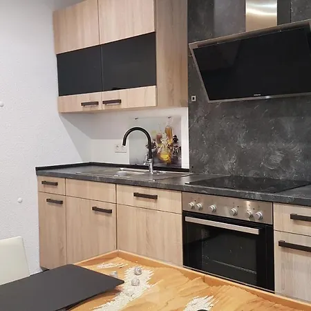 Ella Am Eifelsteig *