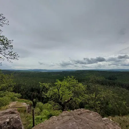 Ella Am Eifelsteig Apartman